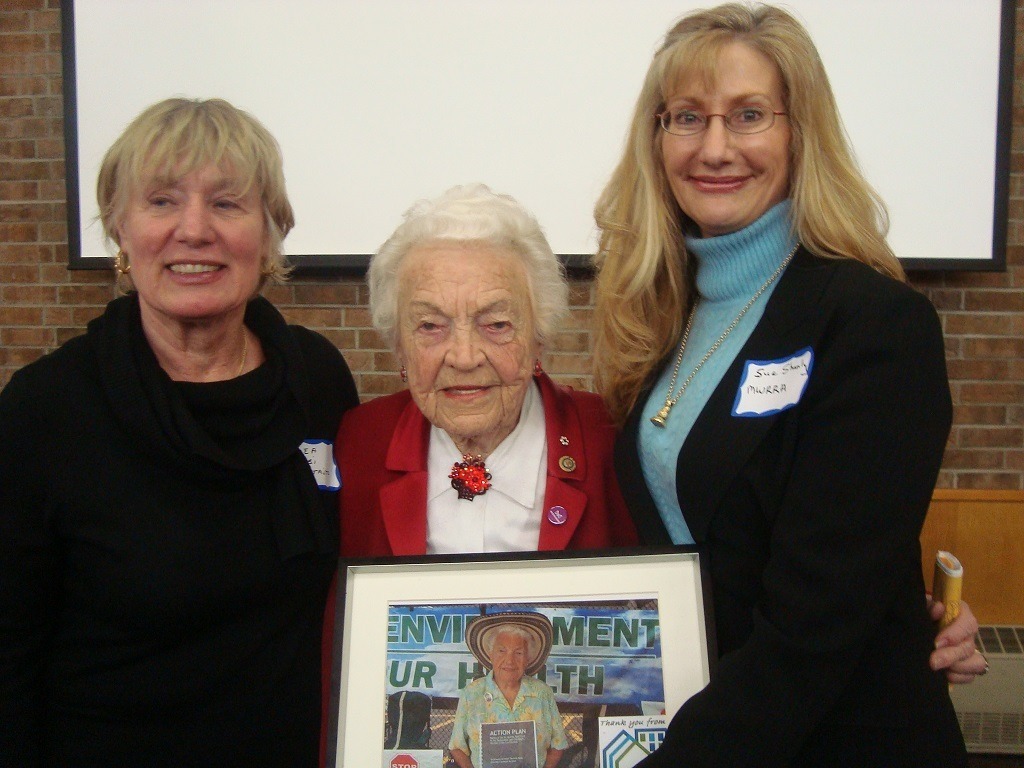 MIRANET_Presentation_to_Hazel_McCallion_crop_2